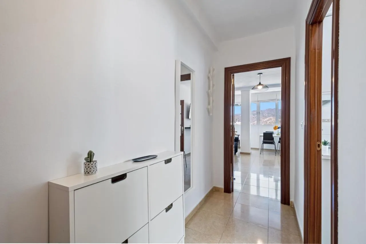 3 Bedroom Apartment Near City Centre Malaga 0*,